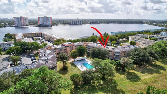 Foto del edificio - 1301 NE 191st St