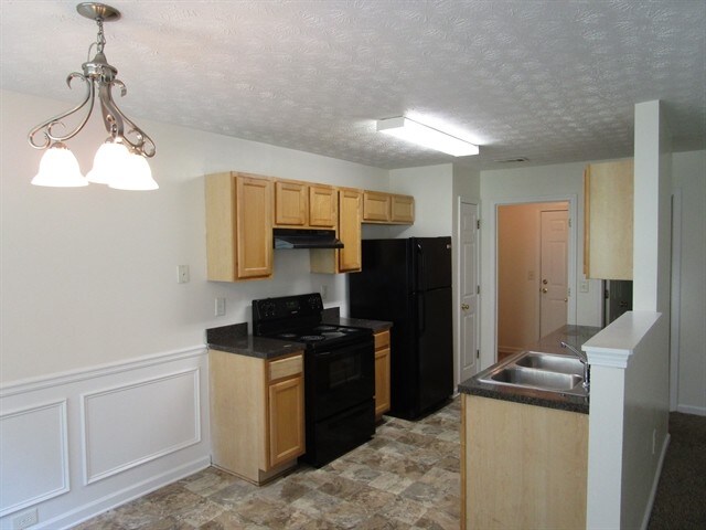Building Photo - 659 Shadow Lakes Dr