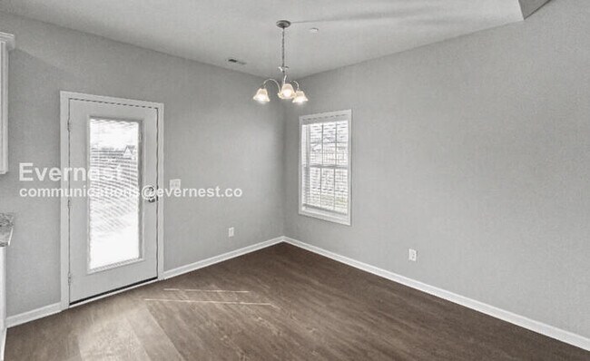 Building Photo - Limited Time Special Offer / 3 Bed, 2 Bath Home with Garage / Pet-Friendly / Vouchers Accepted / ...