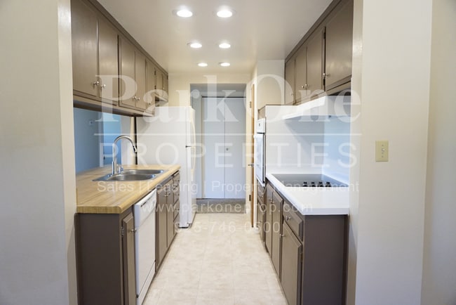 Building Photo - Beautiful 4-Bedroom Single Family Home with Spacious Yard | Great Location