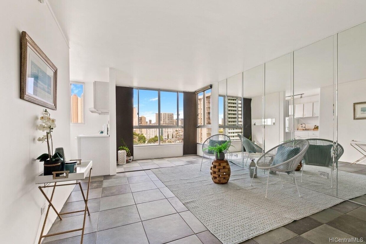 Foto principal - 2740 Kuilei St