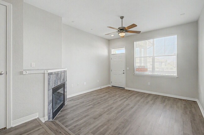 Foto del edificio - 9558 Pearl Cir