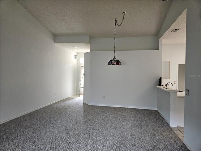 Building Photo - 2405 New Haven Cir