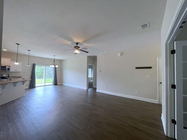 Foto del edificio - 111 Willow Dr