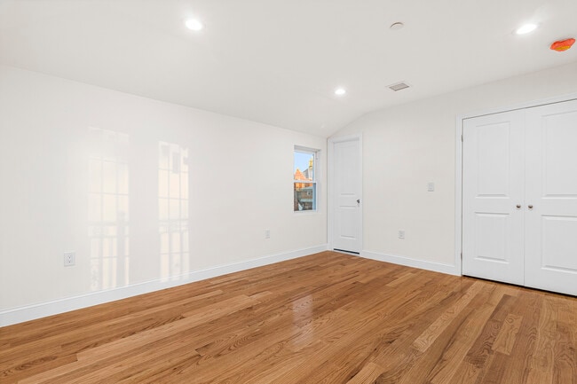 Building Photo - 10718 Monterey St