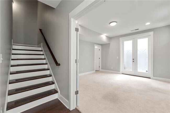 Building Photo - 708 Banton Dr NW