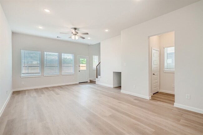 Foto del edificio - 33110 Willow Hts Ln