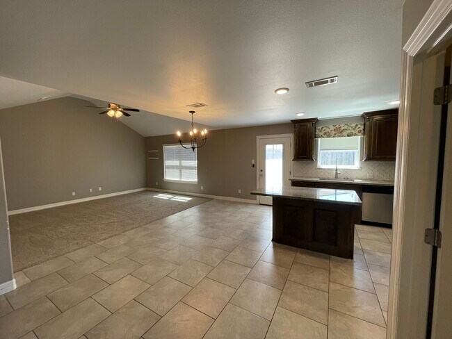Foto del edificio - 6122 Stoney Brook Dr