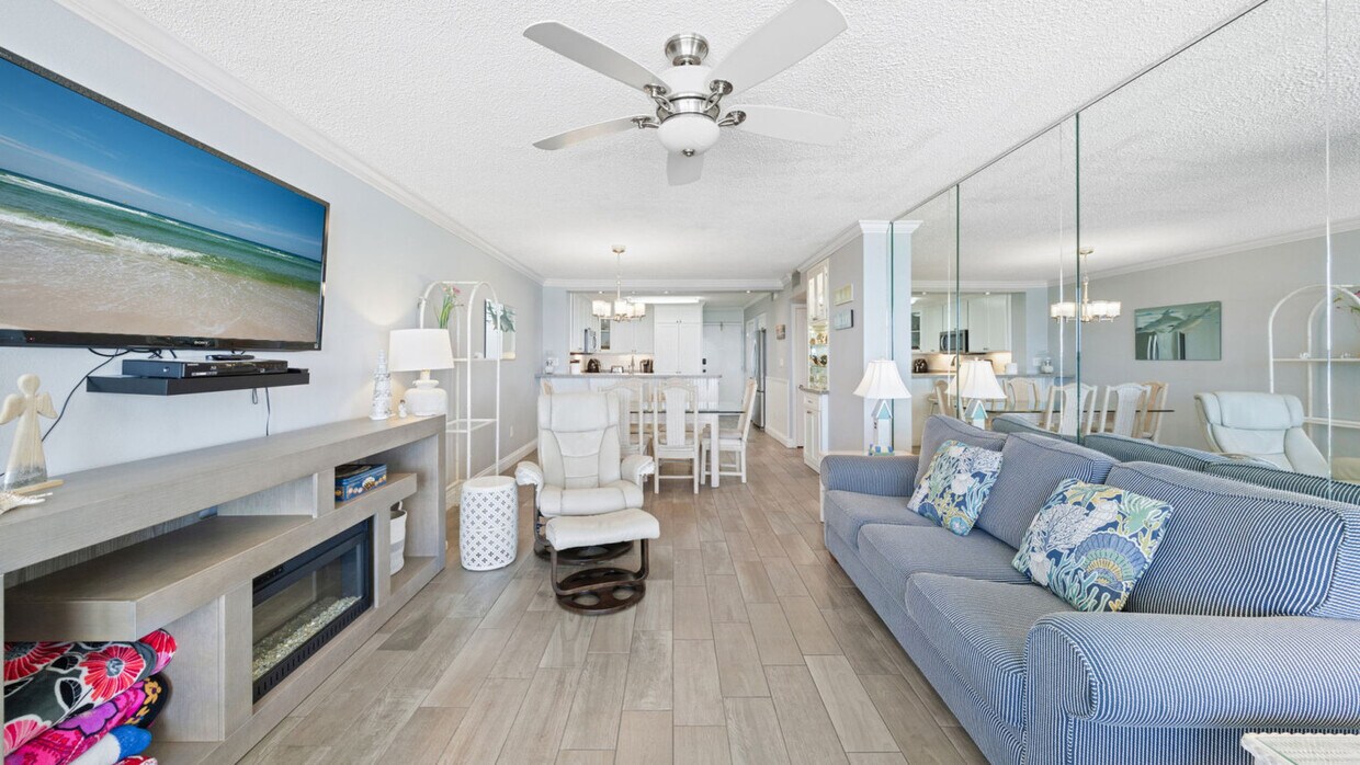 Foto principal - 7205 Thomas Dr