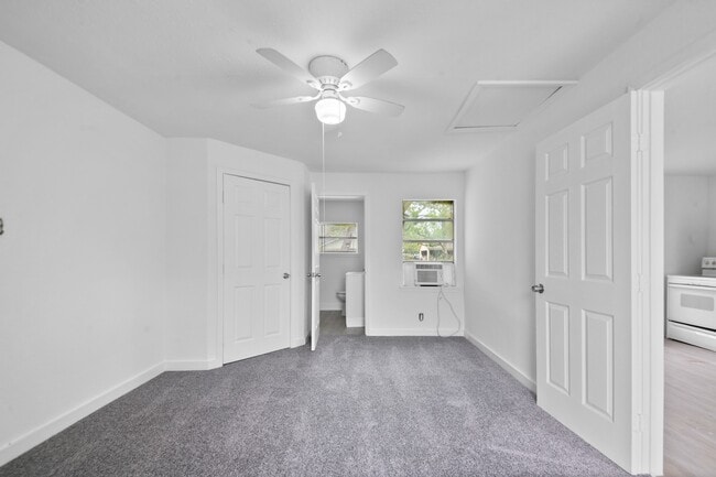 Foto del edificio - 806 E Emily Ave