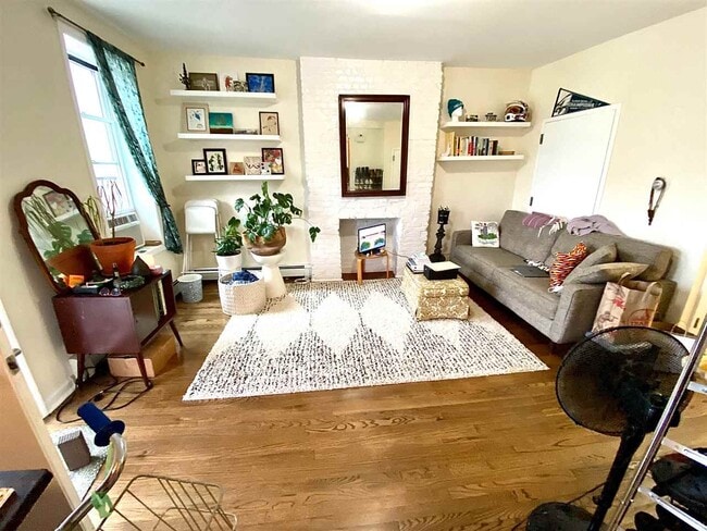 Building Photo - 247 Grove St