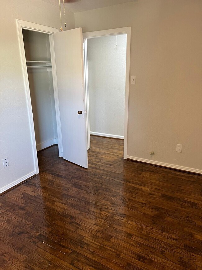 Foto del edificio - 2522 Kingsdale Dr