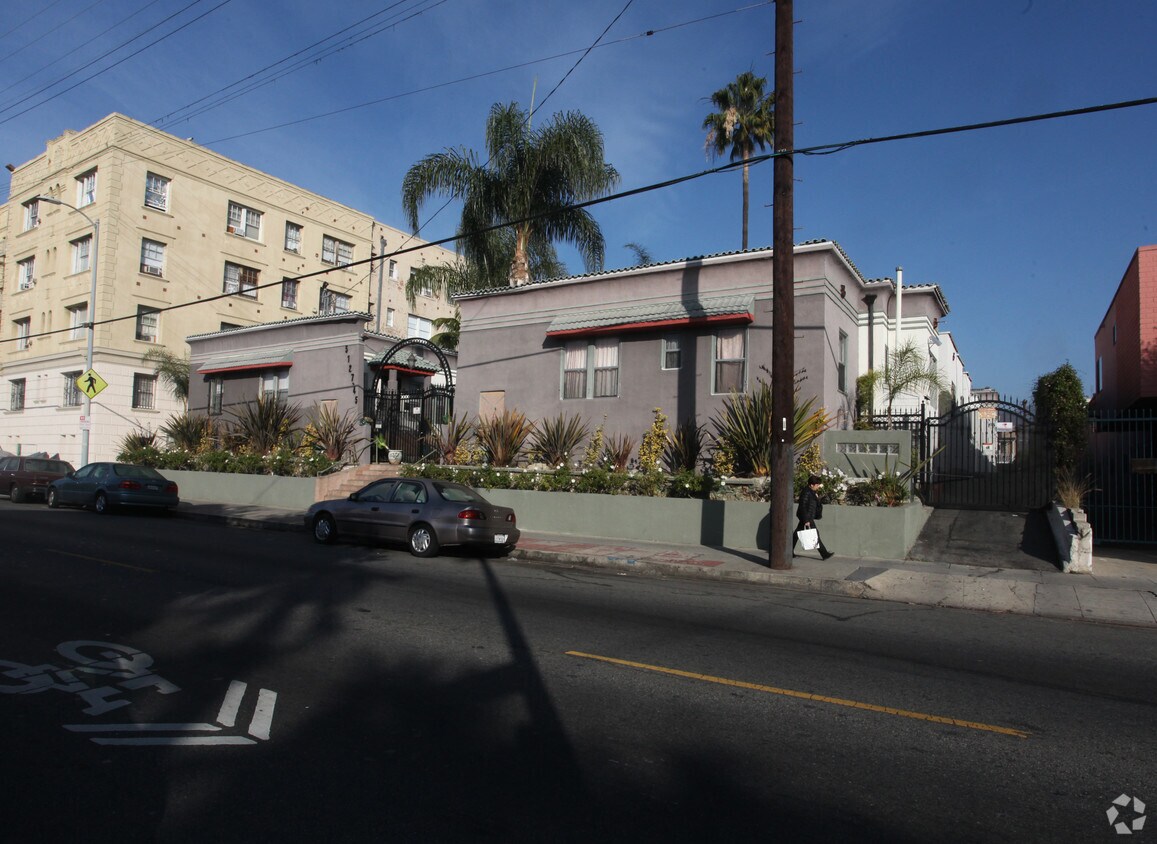 Foto del edificio - 5127-5145 Fountain Ave