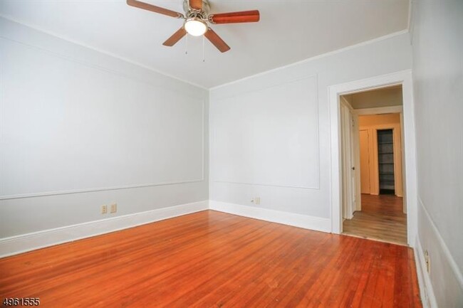 Building Photo - 1329 Alina St