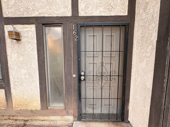 Foto del edificio - 2-bedroom, 2-bathroom home located in the vibrant city of Rialto, CA