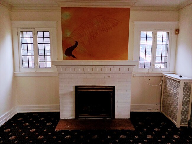 Foto del edificio - 111 Fordham Dr