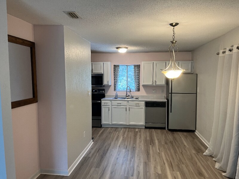 Foto principal - 507 NW 39th Rd