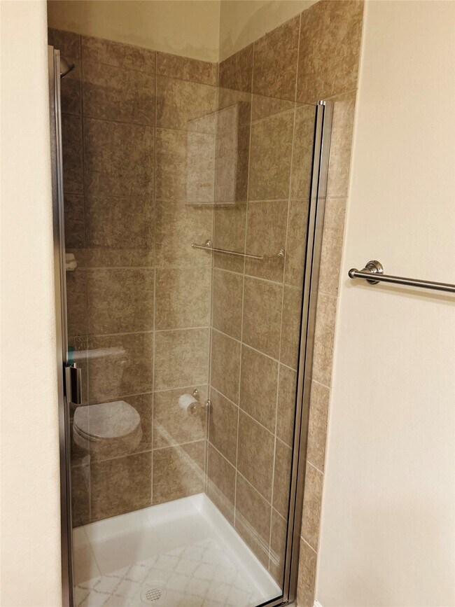 Building Photo - 1049 W 22nd St