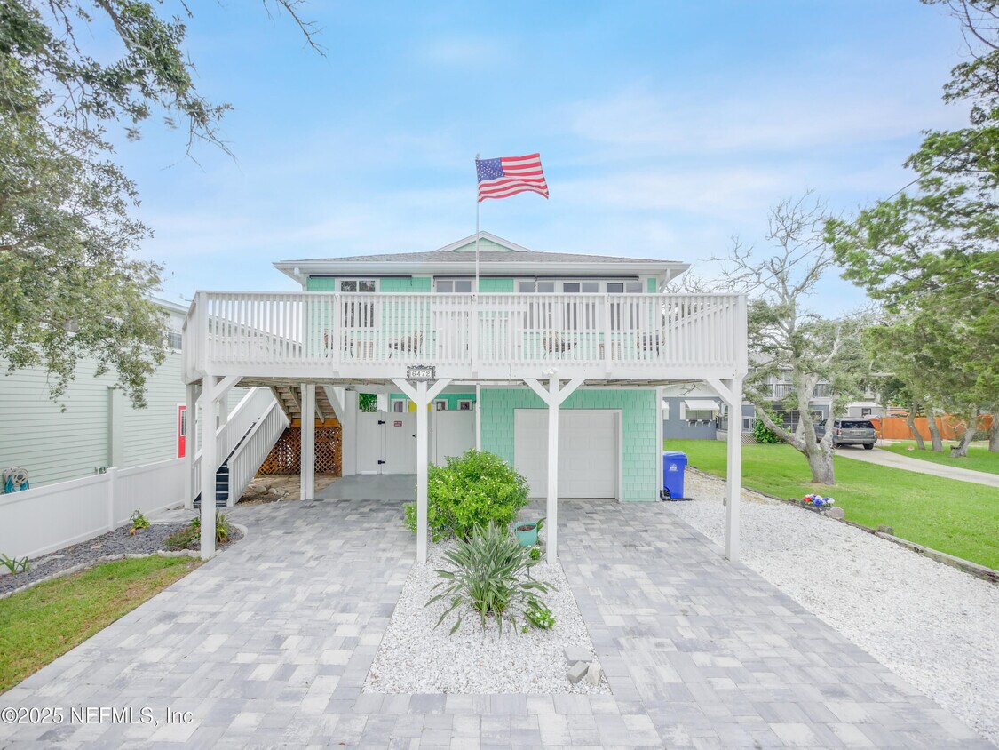 Foto principal - 6472 Putnam St