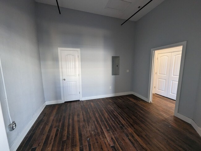 Building Photo - 1 Bedroom/1 Bathroom Loft in Batesville