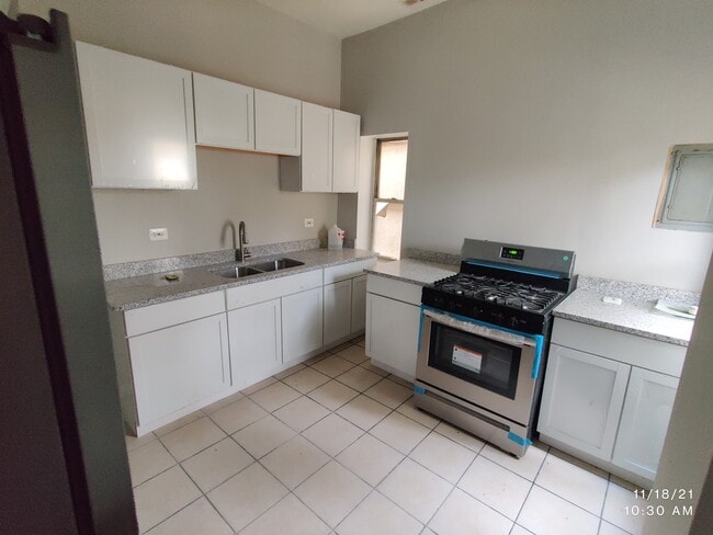 Building Photo - 1262 S Fairfield Ave