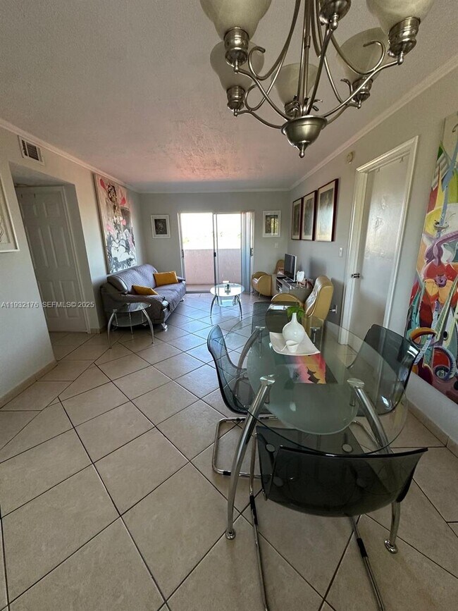 Foto del edificio - 6091 W 22nd Ct