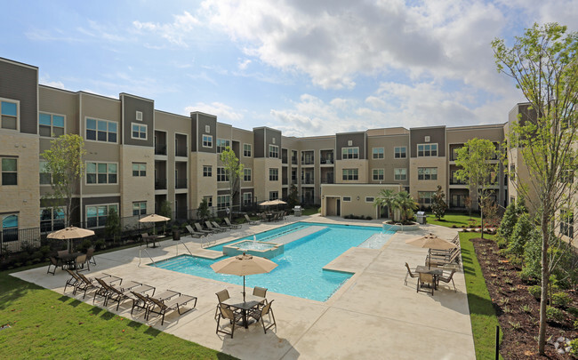 Foto del edificio - Lodge at Westlake (Senior Housing 55+)