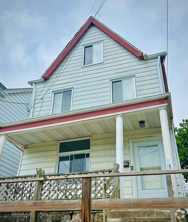 Building Photo - 3915 Portman Ave