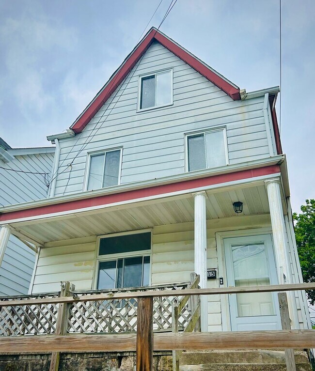 Foto del edificio - AVAILABLE NOW! 3 Bedroom Home with Fenced ...
