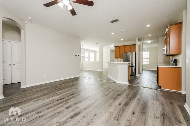 Building Photo - 4592 Sandhurst St