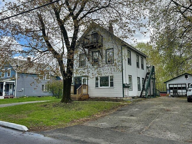 Foto del edificio - 42 Jackson Ave