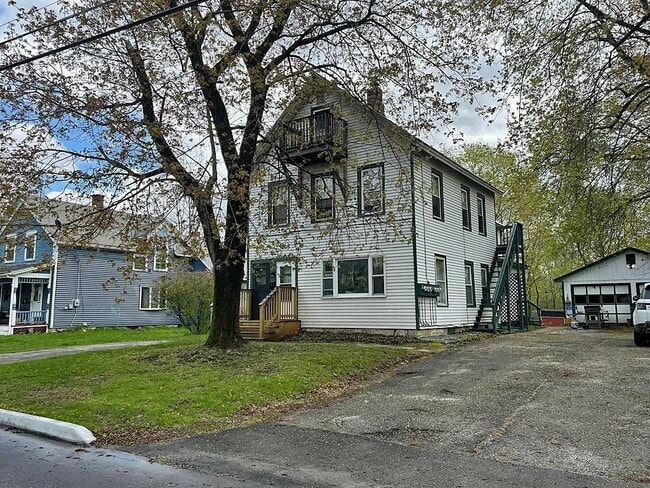 Building Photo - 42 Jackson Ave