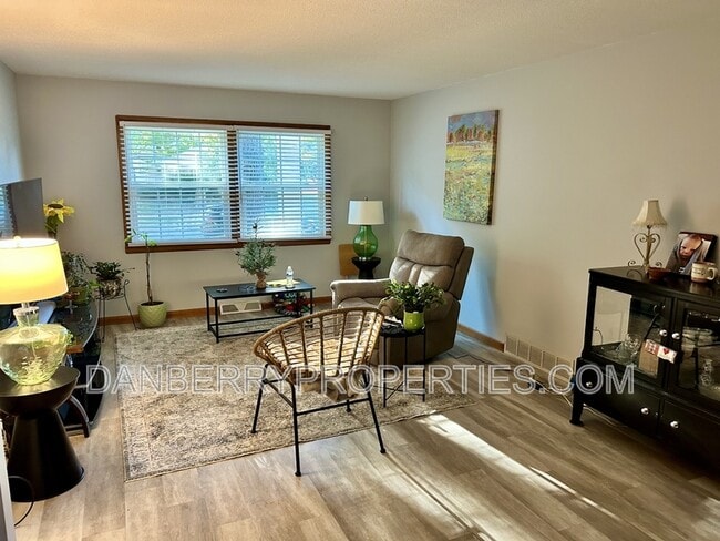 Building Photo - 4126 Newcastle Dr