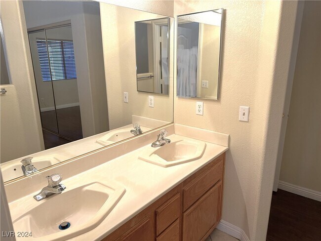 Foto del edificio - 7709 Haskell Flats Dr