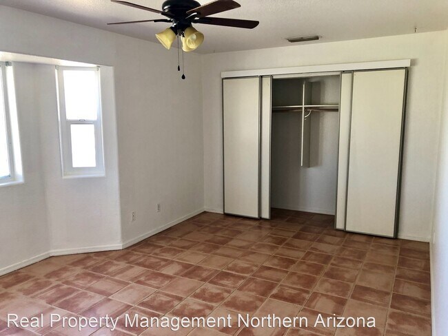 Building Photo - 3 br, 1.5 bath House - 978 S. San Pedro Rd.
