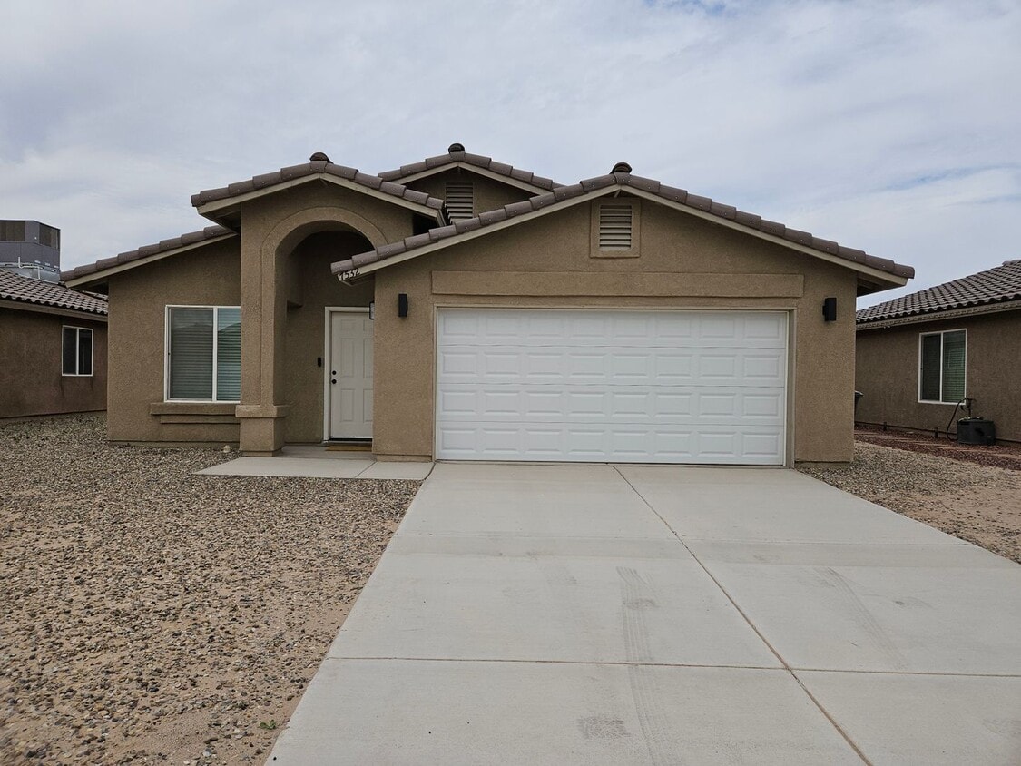 7532 E 45th St, Yuma, AZ 85365 House Rental in Yuma, AZ