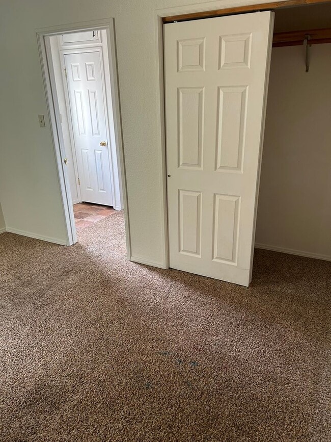 Building Photo - 3 Bedroom 1.5 Bathroom Home In Winslow