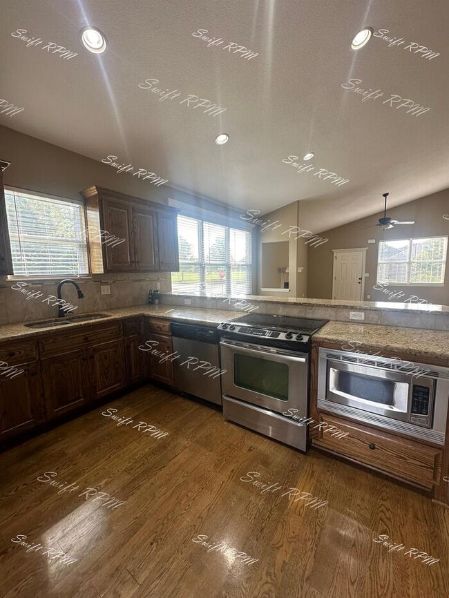 Foto del edificio - 9030 Meadow View Dr