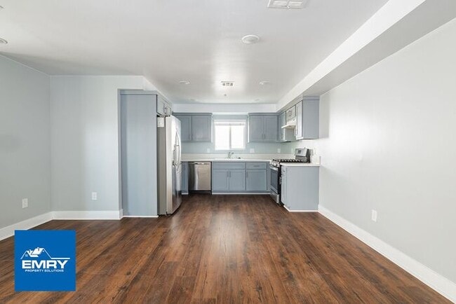 Foto del edificio - Gorgeous 3 Bd 2 Ba Duplex for Rent!