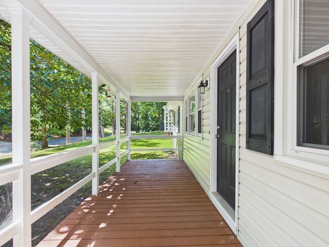 Building Photo - 3041 Clintwood Rd