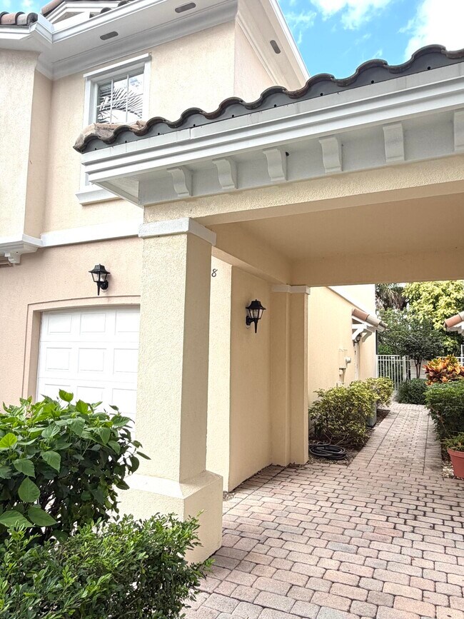 Building Photo - 488 Capistrano Dr