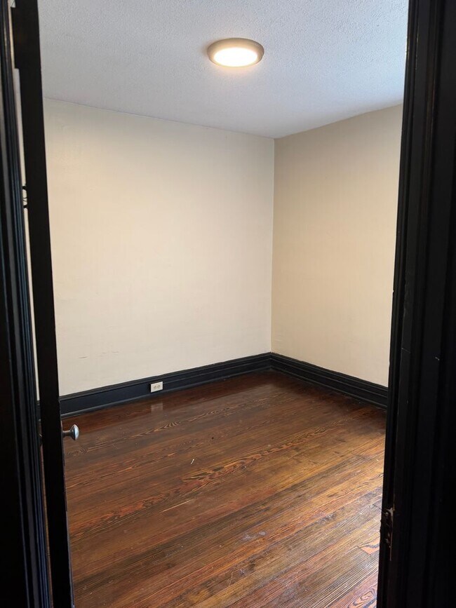 Foto del edificio - 1315 W 85th St