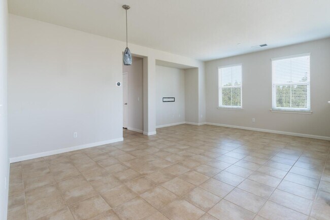 Building Photo - 480 Wild Cherry Terrace