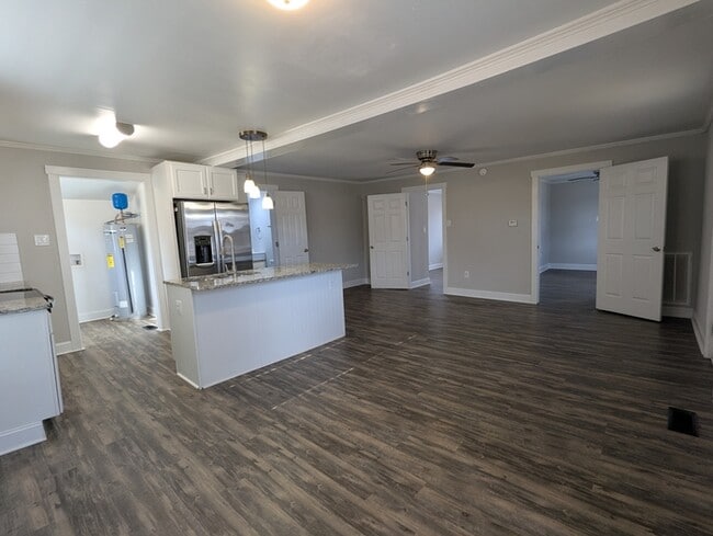 Building Photo - 427 Mildred Ave