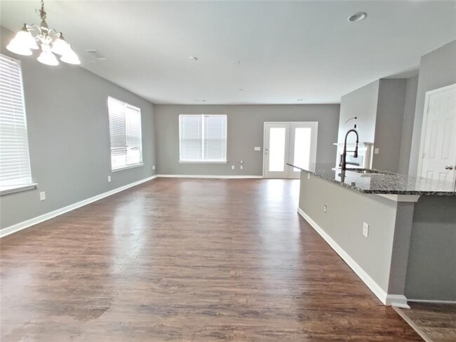 Building Photo - 3312 Fernview Dr