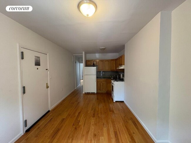 Building Photo - 678 Degraw St