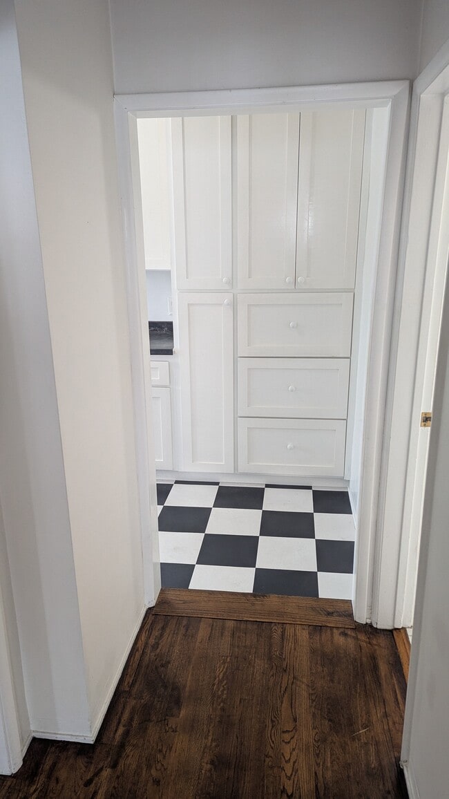 Building Photo - 803 1/2 Indiana Ave