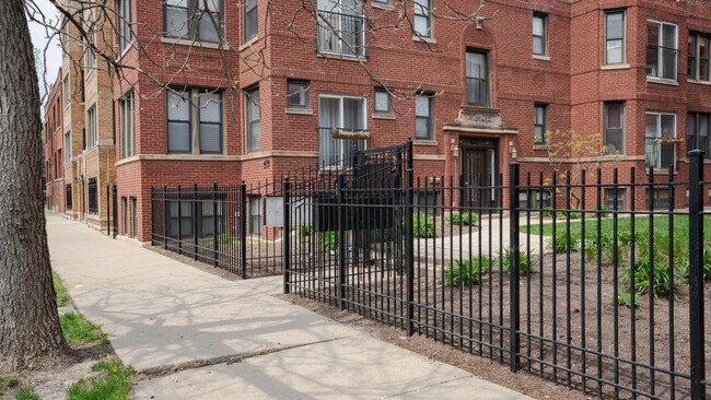 Foto del edificio - 3710 W Wrightwood Ave