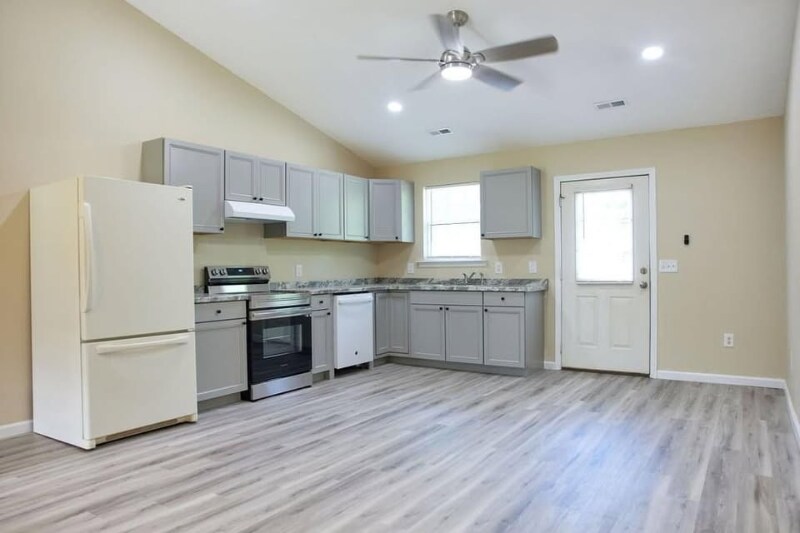 Photo - 111 Lora Ln (Greenville, SC)