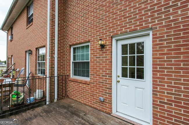 Building Photo - 2165 S Milledge Ave